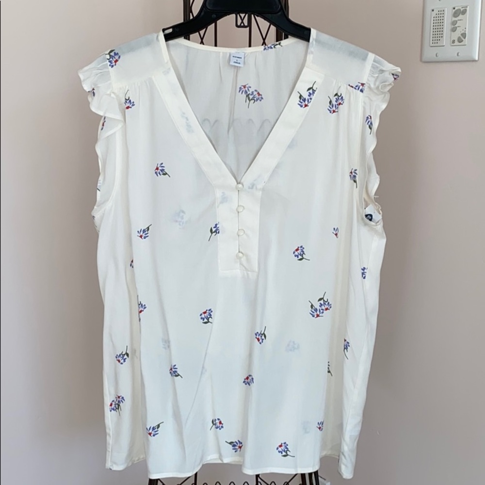 Old Navy floral V neck blouse
